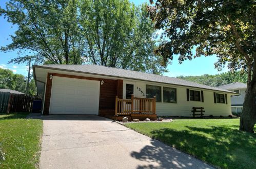 1553 Birchwood Dr, Red Wing, MN 55066-3013