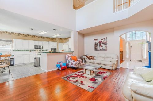 3234 Creek Meadow Ln, Garland TX  75040-2836 exterior