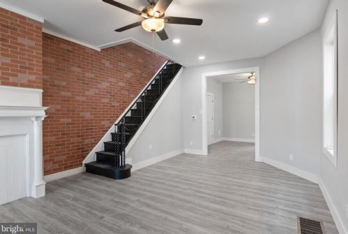 5409 Lawrence St, Philadelphia, PA 19120-2803