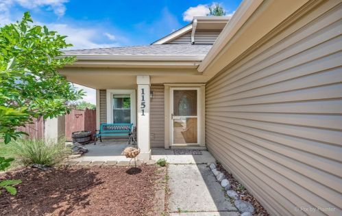 1151 Bradbury Cir, Carol Stream, IL 60188-3903