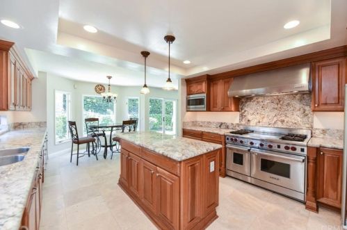 51 Sunlight, Irvine CA  92603-3740 exterior