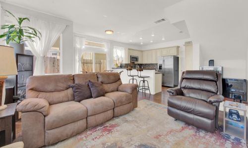 831 Chateau Cir, Vacaville CA  95687-7432 exterior