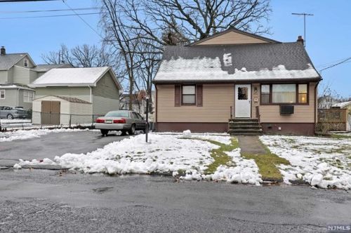 15 1st St, Dumont, NJ 07628-3309