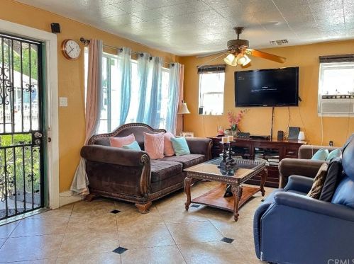 486 Vermont St, Altadena, CA 91001-5452