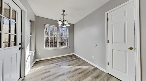 9525 Manor Ln, Gainesville, GA 30506-6247