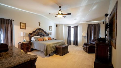 1136 Beechwood Dr, Uhland TX 78640-5718 exterior