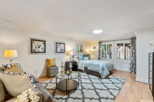 1306 Gilman Ave, San Francisco CA 94124-3243 exterior