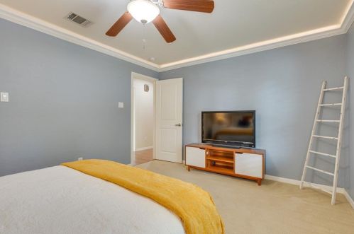 7025 Lincoln Dr, Fort Worth TX  76182-7663 exterior