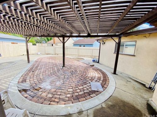 6240 Riverside Ave, Riverside CA  92506-2119 exterior