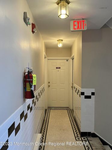 218 2nd Ave, Tinton Falls, NJ 07712-6255