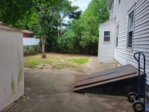 101 Spruce St, Warwick, RI 02886-7134