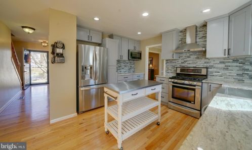 1900 Autumn Ridge Cir, Silver Spring MD 20906-5826 exterior