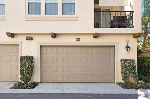 210 Kempton, Irvine CA  92620-2154 exterior