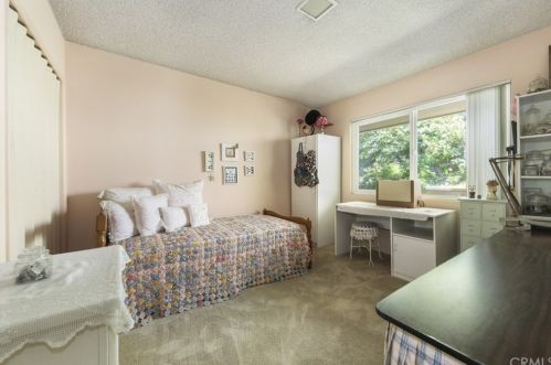 1660 Cielito Dr, Glendale CA  91207-1022 exterior