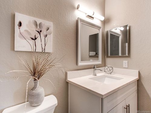 506 High Point Dr, Lakewood CO  80403 exterior