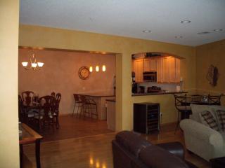 8046 Golden Valley Rd, Minneapolis MN  55427-4405 exterior