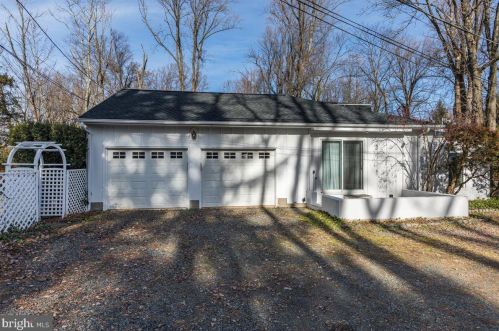 301 Ridgeview Rd, Princeton NJ  08540-7666 exterior