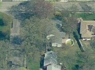 583 Dover St, Paramus, NJ 07652-1828