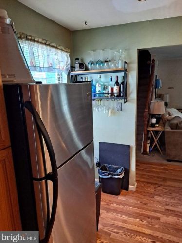 100 Chestnut Ave, Camden NJ  08107-2207 exterior