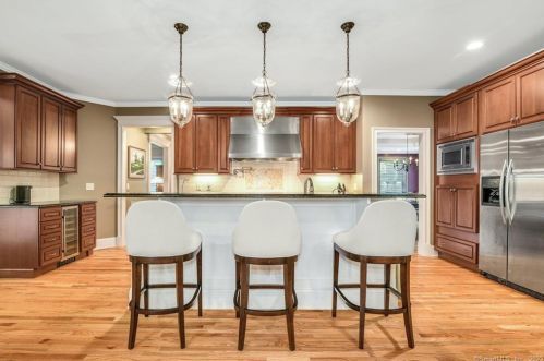 25 Historic Dr, Upper Stepney CT  06468-3207 exterior