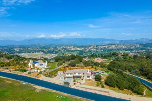 27221 Red Ironbark Dr, Valley Center, CA 92082-7253