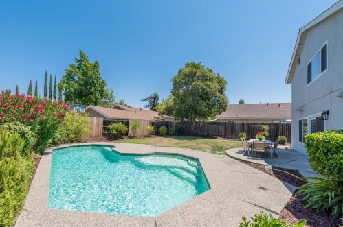 8311 Foxfire Dr, Citrus Heights, CA 95662-3827