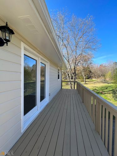 77 Angel Ln, Cleveland, GA 30528-1380