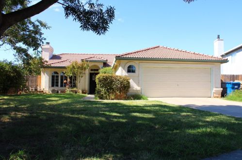 2210 Santos St, Dos Palos, CA 93620-2144