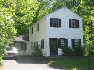 37 Main St, Hampstead NH  03841-2033 exterior