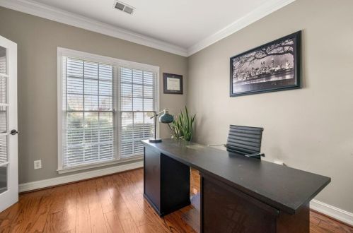 1075 Queensgate Dr, Smyrna GA  30082-6400 exterior