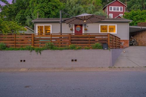121 College Ave, Los Gatos, CA 95030-7006