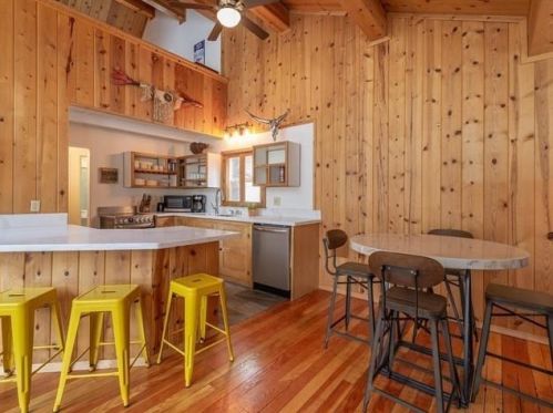 13584 Moraine Rd, Truckee CA  96161-3837 exterior