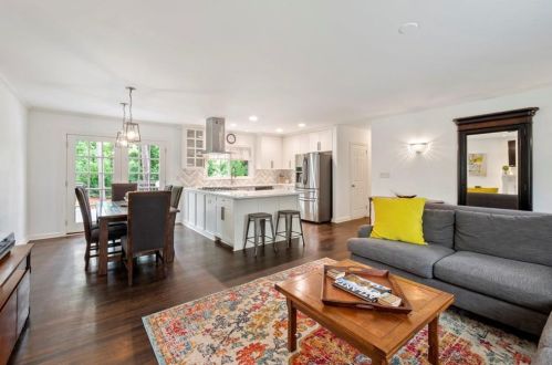 2330 Armand Rd, Atlanta, GA 30324-4207