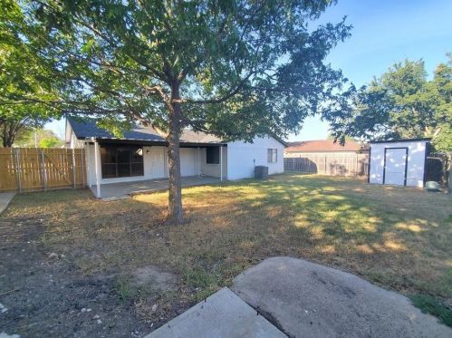 525 Cole Ave, Fort Worth TX  76179-1130 exterior