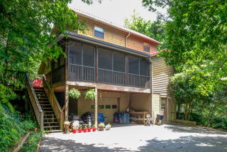106 Deerwood Ln, Unaka, NC 28906-7032