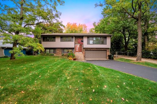 236 79th St, Willowbrook IL  60527-2402 exterior