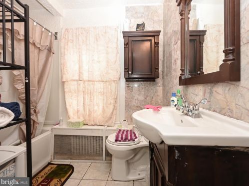 413 Howard Ave, Lancaster PA  17602-4419 exterior