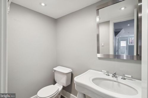 1726 Lombard St, Philadelphia PA  19147-1531 exterior