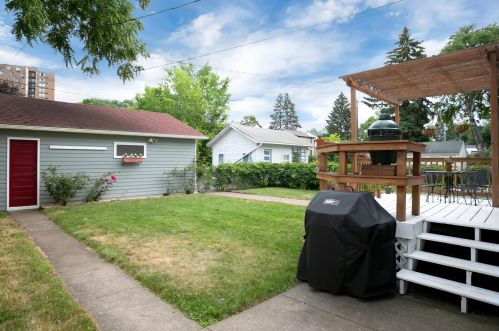 1163 Juliet Ave, Saint Paul MN  55105-2922 exterior