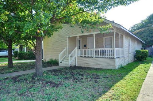 3136 Greene Ave, Fort Worth TX  76109-2318 exterior