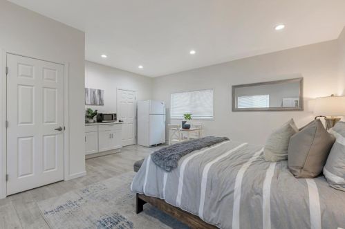 1741 Linnet Ln, Sunnyvale CA  94087-4832 exterior