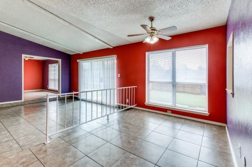 7225 Cleburne Rd, Fort Worth TX  76133-6810 exterior