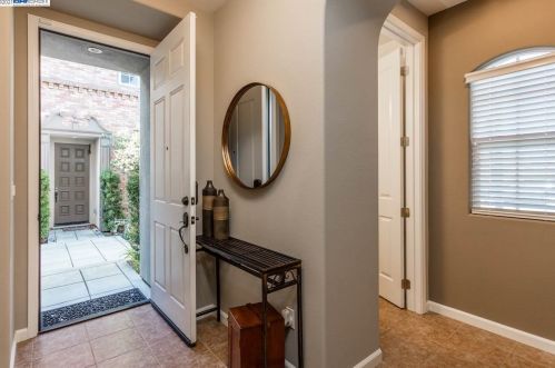 7812 Stoneleaf Rd, San Ramon, CA 94582-5667
