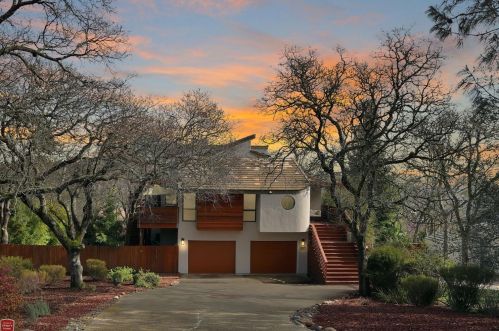 820 Brown Dr, Folsom, CA 95762-4401