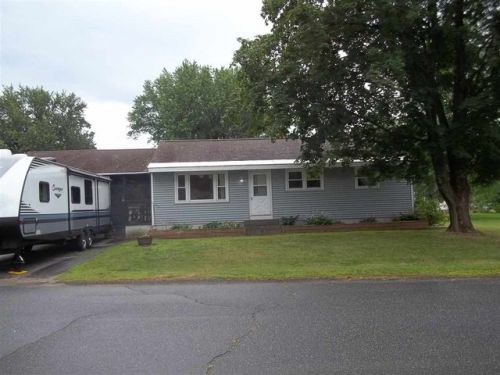 89 Indian Acres Dr, Hinsdale, NH 03451-2405