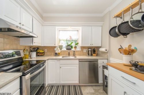 27 Grosbeak Dr, Hackettstown NJ  07840-3333 exterior