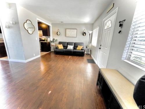 13826 Facade Ave, Paramount, CA 90723-2105