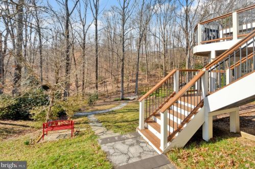 12125 Darnley Rd, Woodbridge VA  22192-6615 exterior