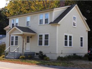 82 Bay St, Tuftonboro, NH 03894-4320