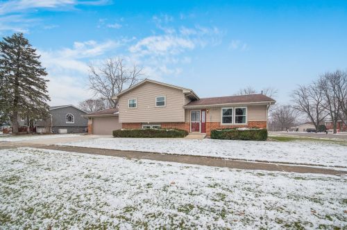 2122 Sanford Ave, Mokena, IL 60451-2531